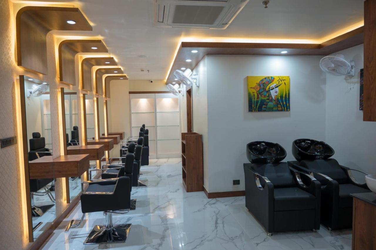 Golden Retreat Hotel Baharampur Exterior photo
