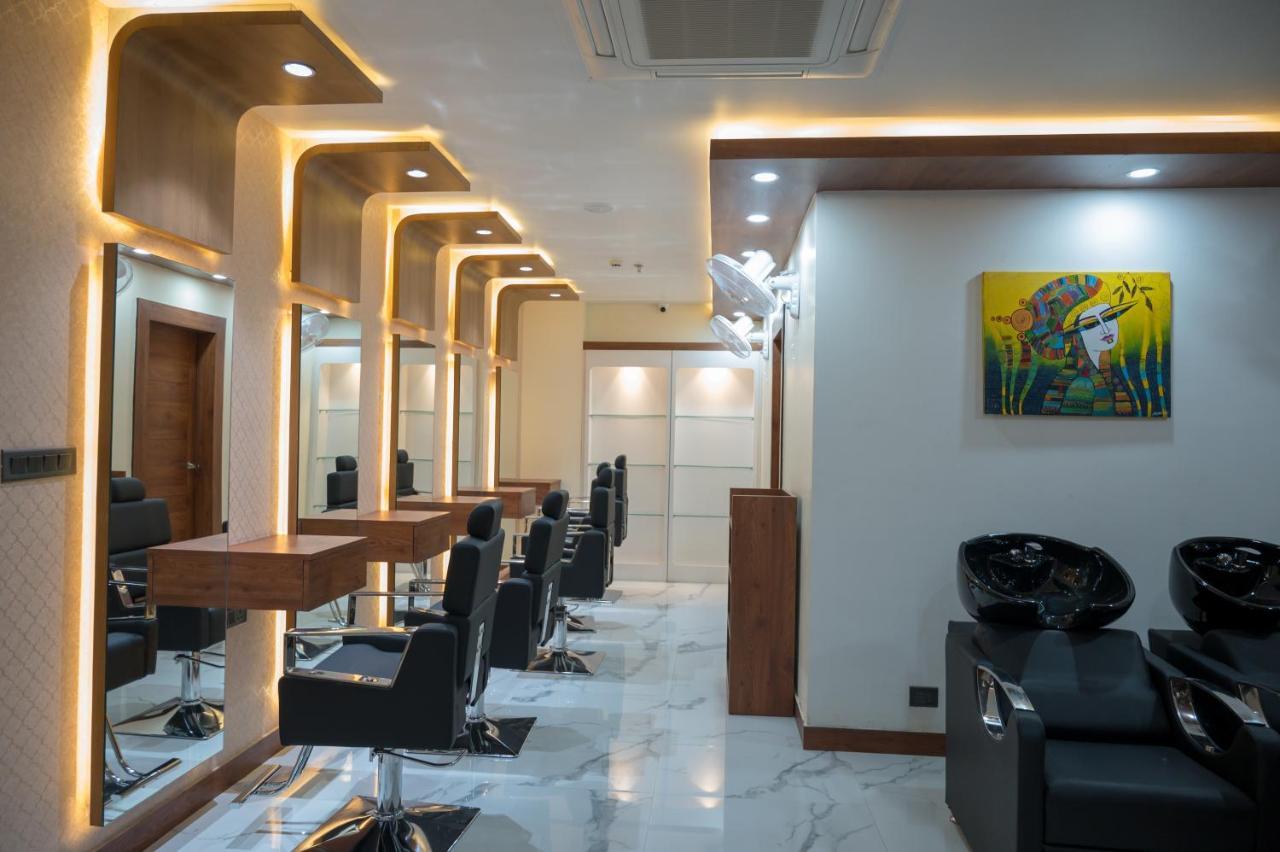 Golden Retreat Hotel Baharampur Exterior photo