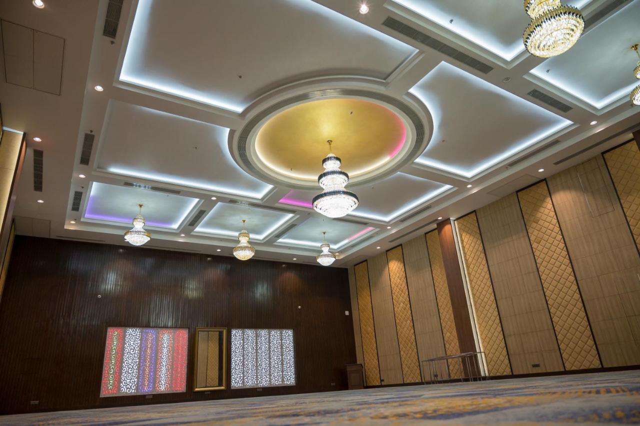 Golden Retreat Hotel Baharampur Exterior photo