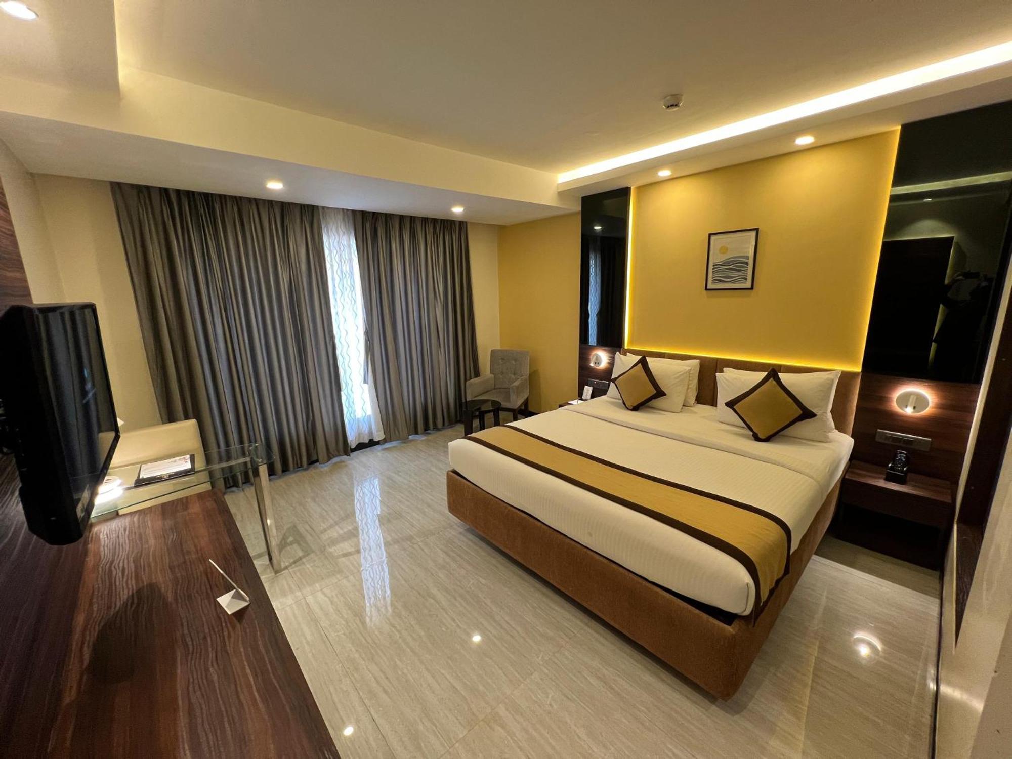 Golden Retreat Hotel Baharampur Exterior photo
