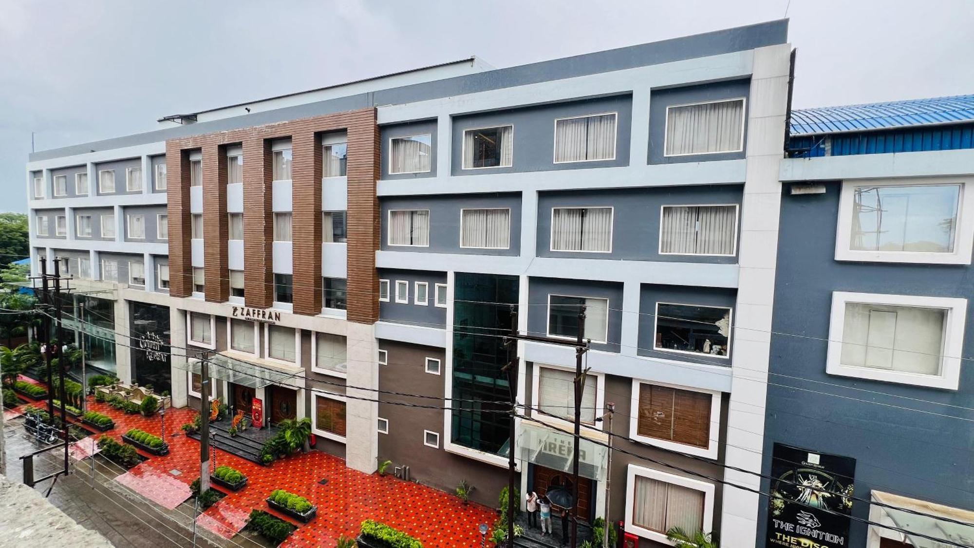 Golden Retreat Hotel Baharampur Exterior photo