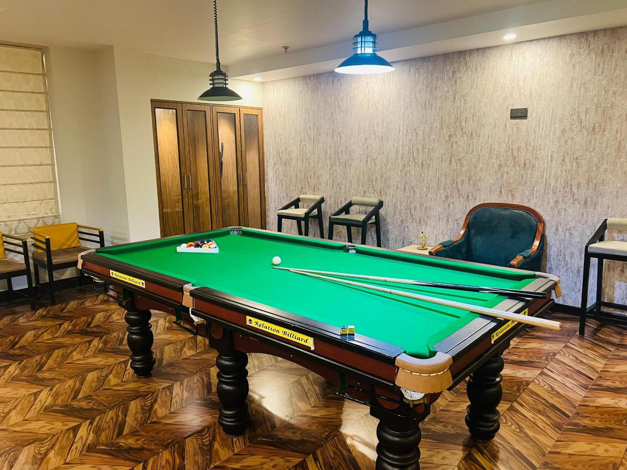 Golden Retreat Hotel Baharampur Exterior photo