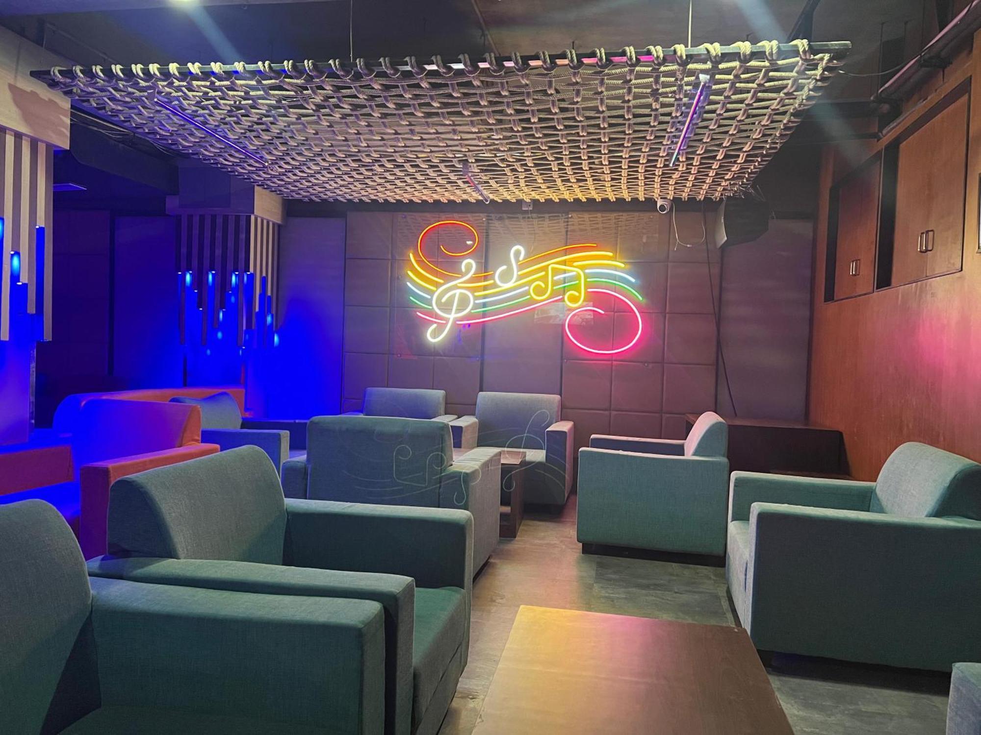 Golden Retreat Hotel Baharampur Exterior photo